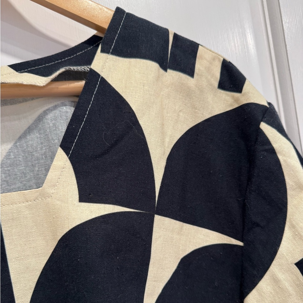 Ersa Fibers Frankie top in Child’s Play black cream Graphic Print Top linen 3XL - Picture 11 of 16